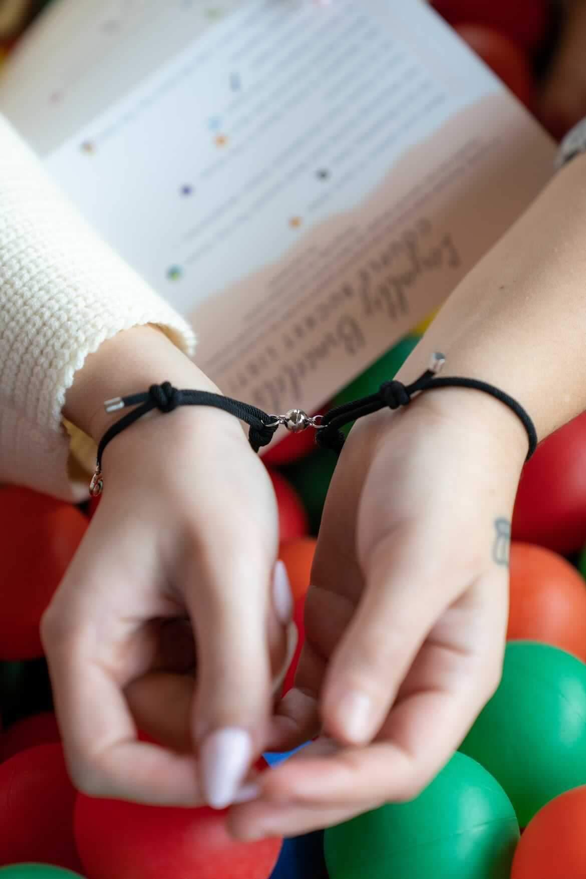 BEST SELLER! LOYALTY BRACELETS ZA VSE! - Črna